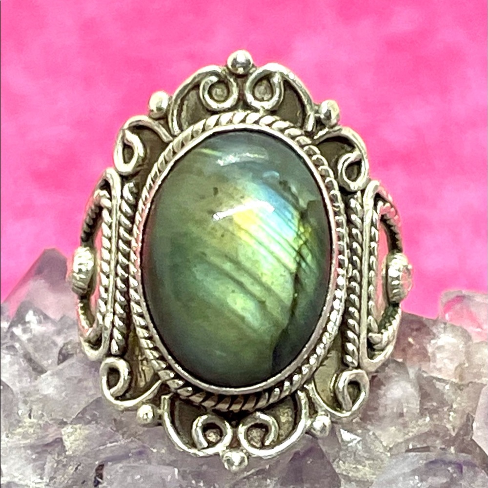 Sterling Labradorite Ring - Picture 3 of 11